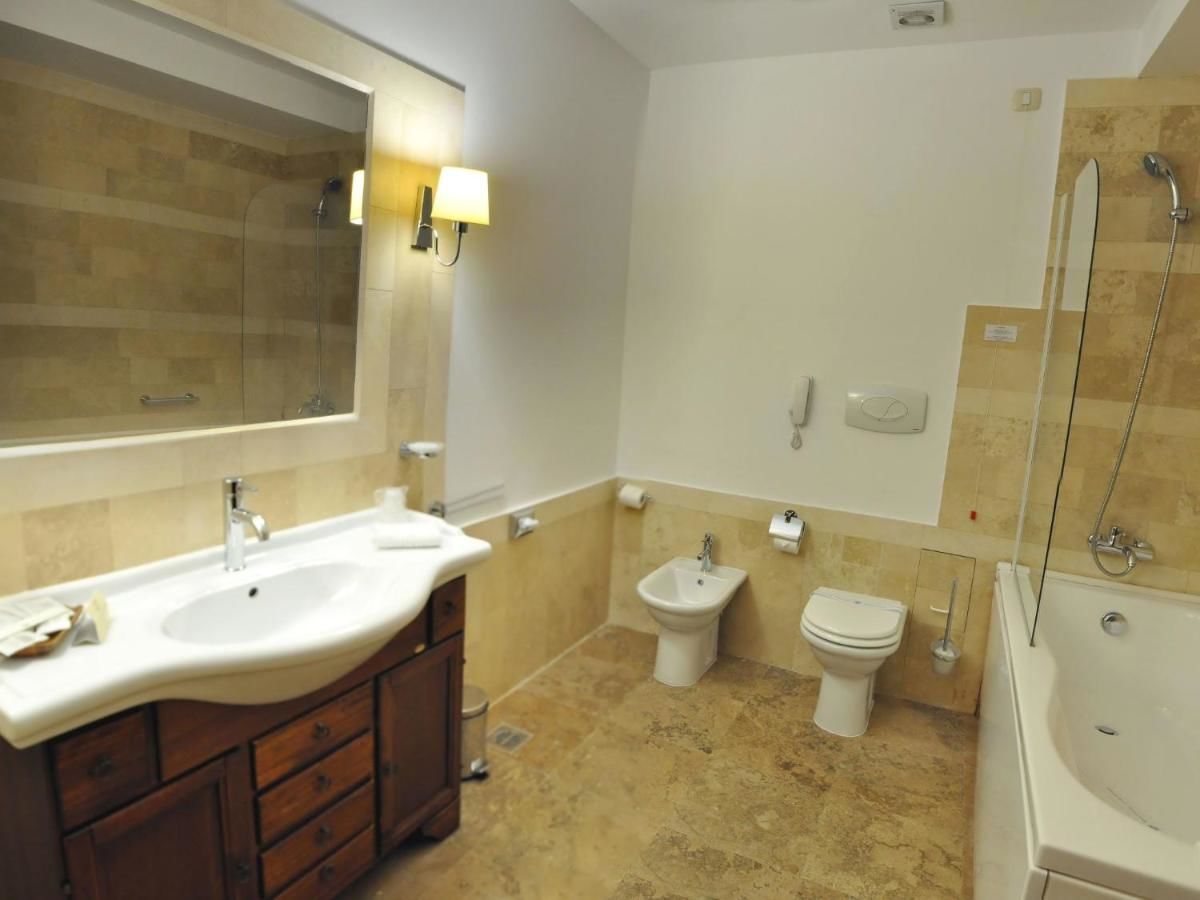 Отель International Bucharest City Centre Hotel Бухарест-25