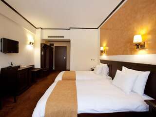 Отель International Bucharest City Centre Hotel Бухарест Стандартный двухместный номер с 2 отдельными кроватями-3