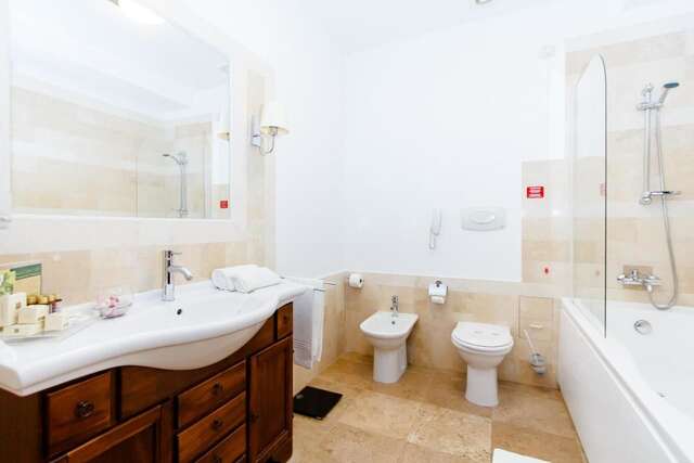 Отель International Bucharest City Centre Hotel Бухарест-17