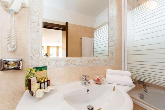 Отель International Bucharest City Centre Hotel Бухарест-58